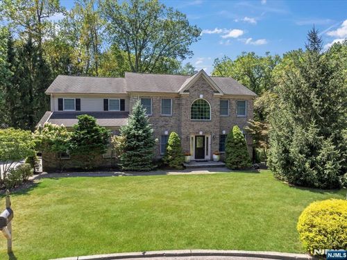 6 Hunting Ridge Ct, Montvale, NJ, 07645-1358 | Card Image