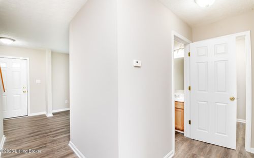 2013 Cherry Creek Rd, La Grange, KY, 40031-7564 | Card Image