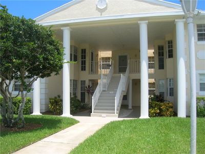 203 - 203 Grove Isle Circle, House attached with 2 bedrooms, 2 bathrooms and null parking in Vero Beach FL | Image 1