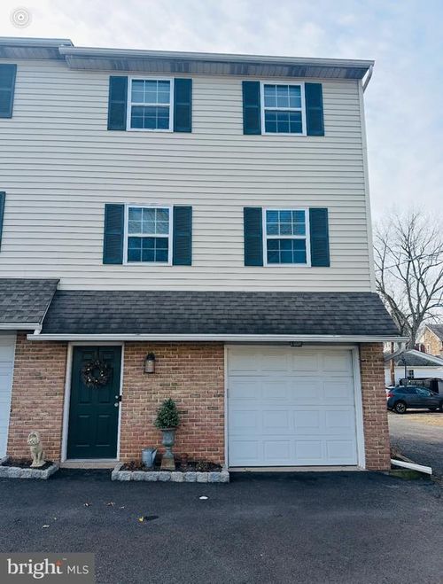 126 N Station St, TELFORD, PA, 18969-1979 | Card Image