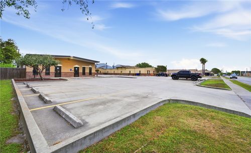 a-b-5502 Burnham Dr, Corpus Christi, TX, 78413-3855 | Card Image