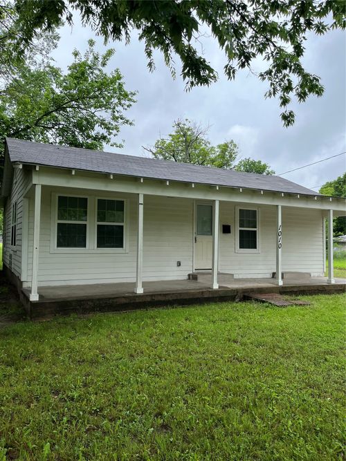 1010 E College St, Terrell, TX, 75160-2908 | Card Image