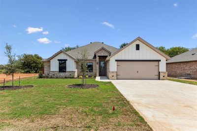 736 Jameson, House other with 4 bedrooms, 2 bathrooms and null parking in Springtown TX | Image 2