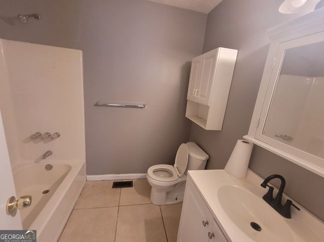2052 Charter Ln, Townhouse with 2 bedrooms, 3 bathrooms and null parking in Lithonia GA | Image 8