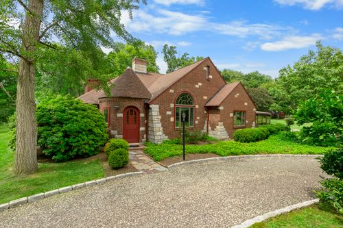 1180 Merwins Ln, Fairfield, CT, 06824-1922 | Card Image