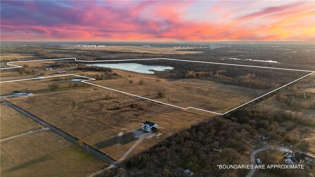 717 Oak Knoll Ln, Home with 3 bedrooms, 3 bathrooms and 1 parking in Elm Mott TX | Image 41