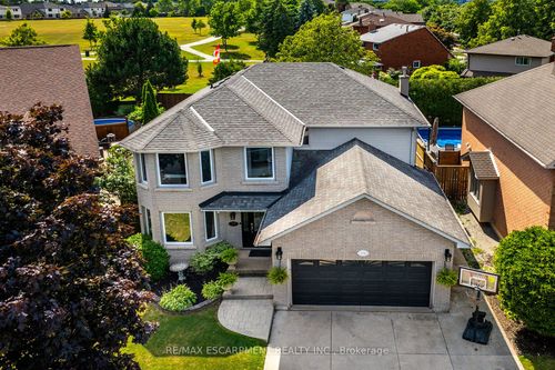 28 Dolman St, Stoney Creek, ON, L8J2P3 | Card Image