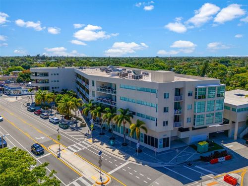 r207-2301 Wilton Dr, Wilton Manors, FL, 33305-1202 | Card Image