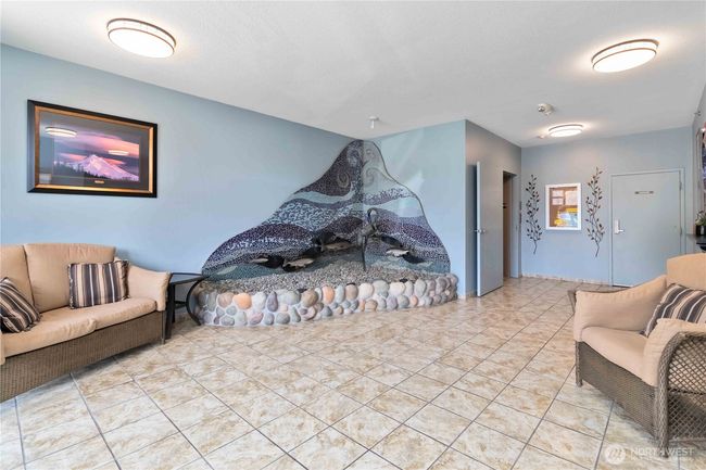 Secure Main Entrance/Lobby | Image 20