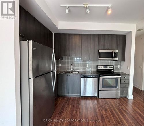 1007-68 Merton St, Toronto, ON, M4S0A7 | Card Image