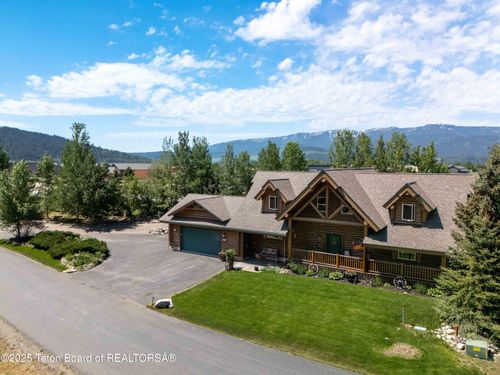 247 Meadow Ridge Rd, Alpine, WY, 83128 | Card Image