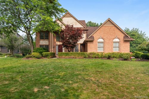 2841 Treyburn Ln, West Bloomfield, MI, 48324-4108 | Card Image