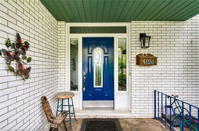 4126 London Crt, House other with 3 bedrooms, 3 bathrooms and 5 parking in Niagara Falls ON | Image 5