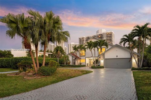 413 Holiday Dr, Hallandale Beach, FL, 33009-6519 | Card Image