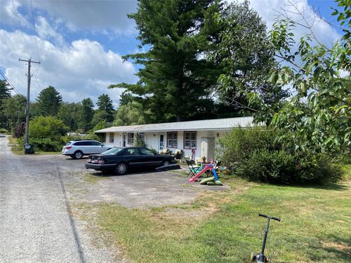 15 Bailey Lake Rd, Kiamesha Lake, NY, 12751-5100 | Card Image