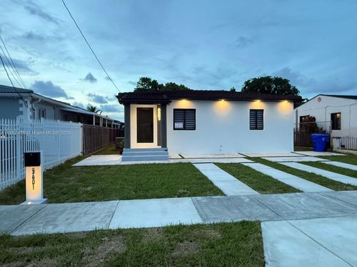 3601 Nw 4th St, Miami, FL, 33125-4046 | Card Image