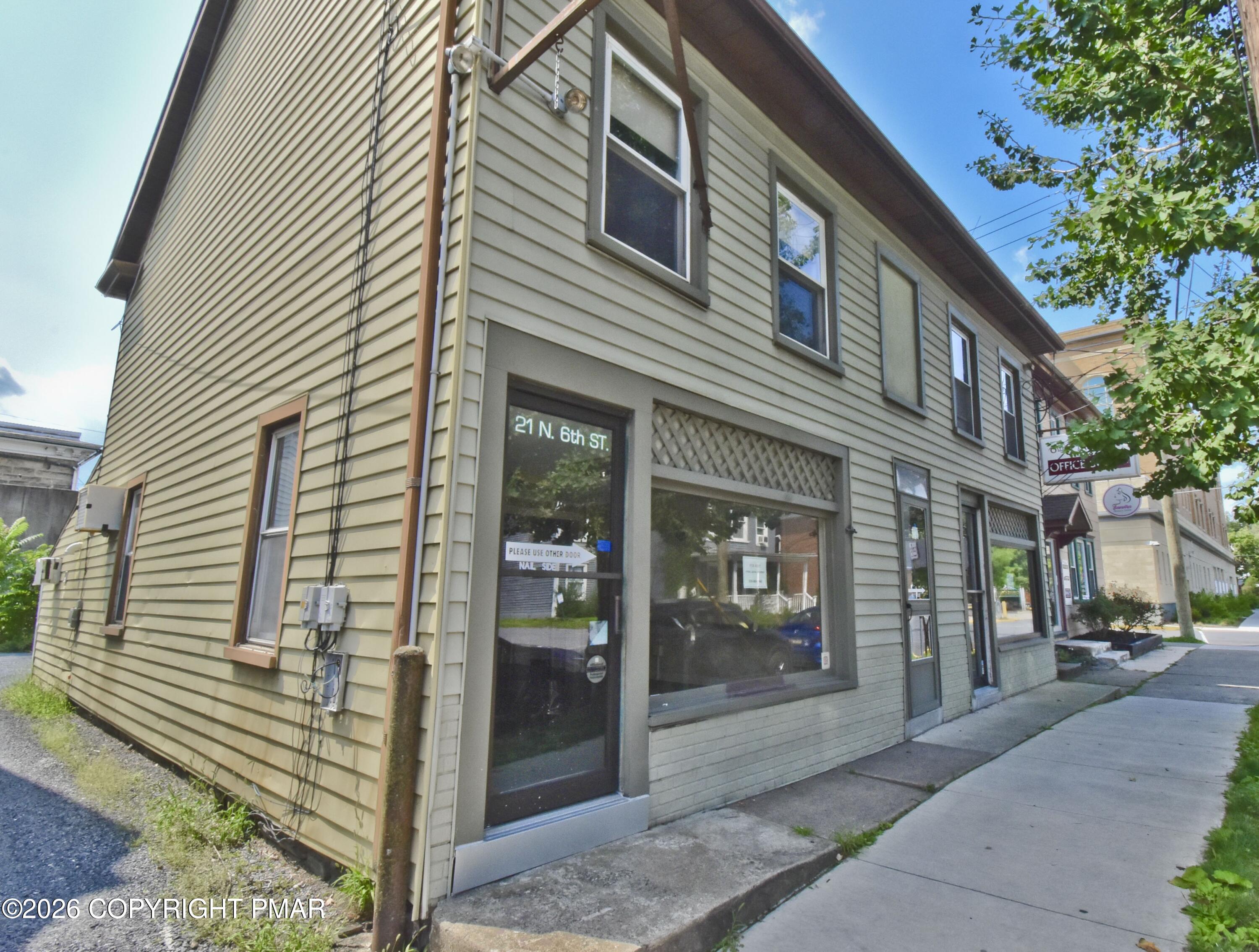 21 N 6Th St, Stroudsburg, PA 18360