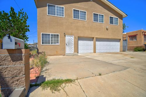 221 64th St Sw, Albuquerque, NM, 87121-2333 | Card Image