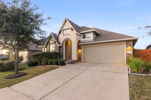 7704 Vista Mejor Dr, Austin, TX, 78744-7822 | Card Image