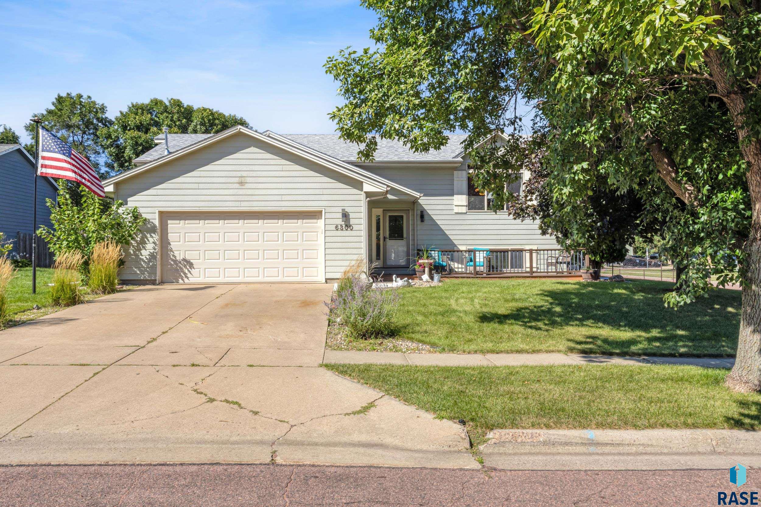54th St, Sioux Falls, SD 57106