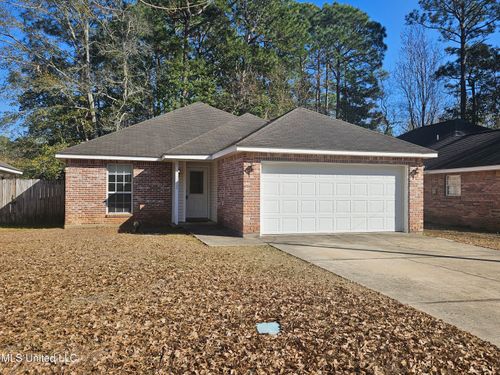 2532 N 10th St, Ocean Springs, MS, 39564-9636 | Card Image