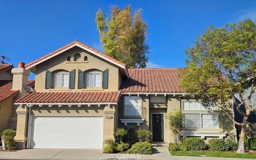 2071 Seminole, Tustin, CA, 92782 | Card Image