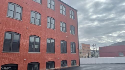 38 Mill St, Paterson, NJ, 07501-1825 | Card Image