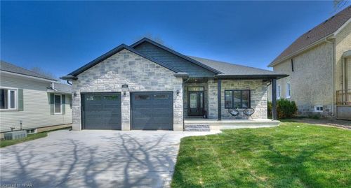 148 Main Street N, Seaforth, ON, N0K1W0 | Card Image