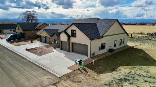 3305 Peregrine Loop, Montrose, CO, 81401 | Card Image