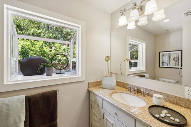 10605 Berkshire Dr, House other with 4 bedrooms, 4 bathrooms and 4 parking in Los Altos Hills CA | Image 48