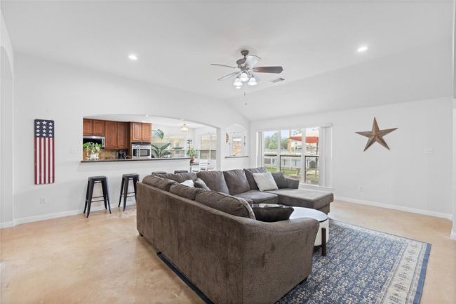 10711 Indian Trails Dr, House other with 3 bedrooms, 2 bathrooms and 2 parking in Tomball TX | Image 19
