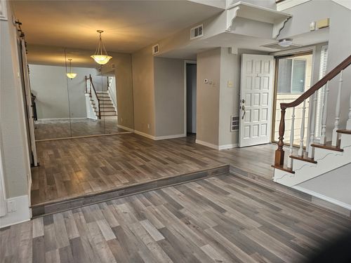 6111 Spyglass Ln, Garland, TX, 75043-5625 | Card Image