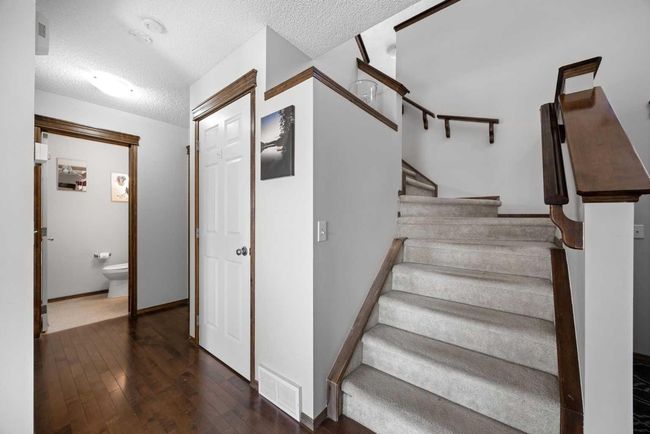 174 Chapalina Terr Se, House other with 4 bedrooms, 4 bathrooms and 4 parking in Calgary AB | Image 12