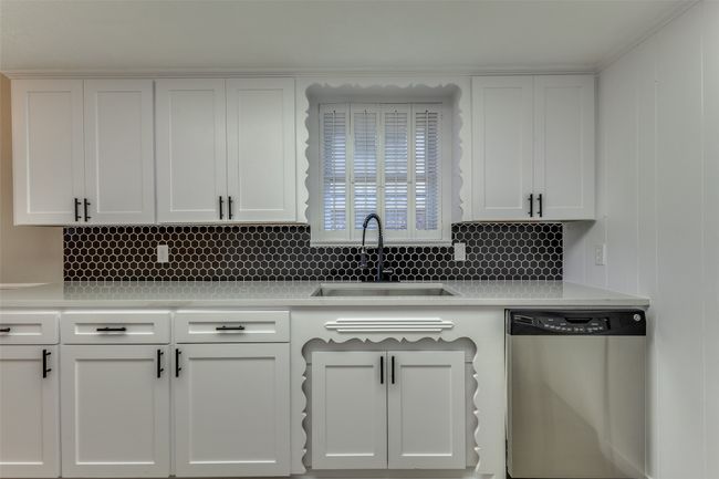 709 S Farmington Rd, House other with 3 bedrooms, 2 bathrooms and null parking in Howe TX | Image 9