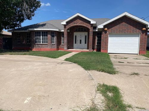 346 Falcon Blvd, Eagle Pass, TX, 78852-5752 | Card Image