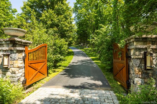 79 Alley Rd, Lagrangeville, NY, 12540-5601 | Card Image