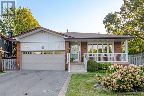 10 Hopedale Crt, Mississauga, ON, L5M2E9 | Card Image