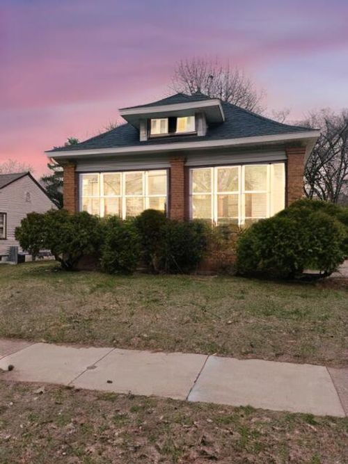 2714 Wyoming Ave Sw, Wyoming, MI, 49519-2330 | Card Image