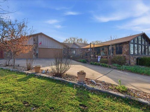 1504 Carey Dr, Grove, OK, 74344-5809 | Card Image