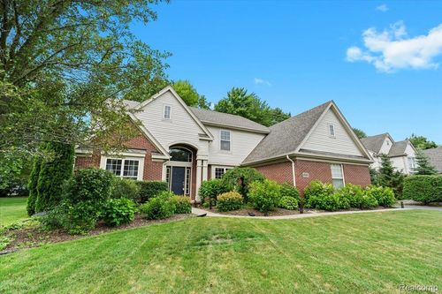 4583 Racewood Dr, Commerce Township, MI, 48382-1168 | Card Image