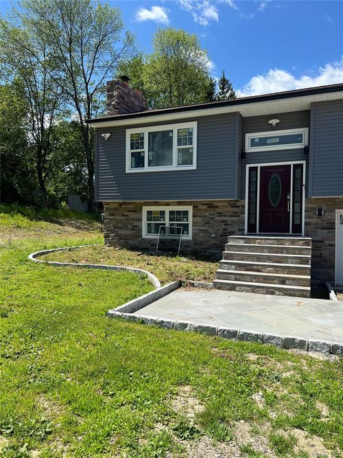 4 Glen Ct, Poughkeepsie, NY, 12603-2658 | Card Image