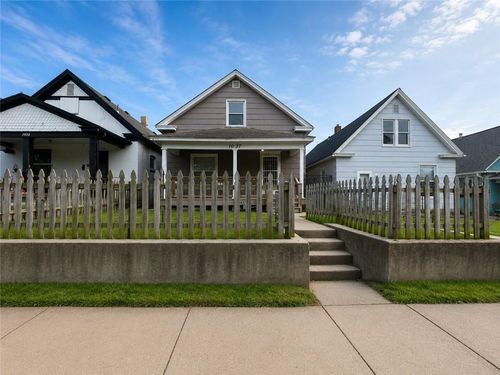 1037 Sandusky Ave, Kansas City, KS, 66102-5219 | Card Image
