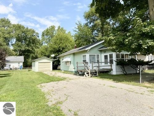 1315 Plum St, Alma, MI, 48801-2044 | Card Image