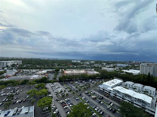 ph05-18051 Biscayne Blvd, Aventura, FL, 33160-2585 | Card Image
