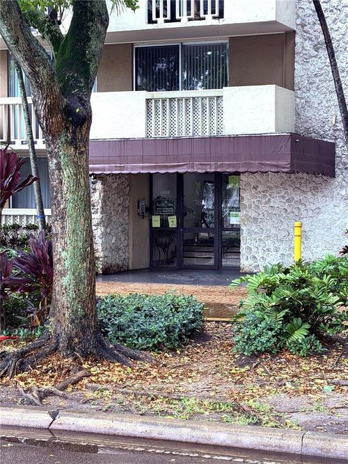 336-1800 Sans Souci Blvd, North Miami, FL, 33181-3071 | Card Image