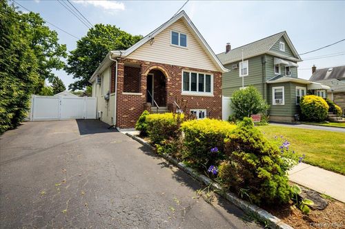 a-17 Duane St, Farmingdale, NY, 11735-4201 | Card Image