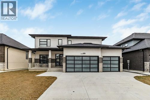 {{alt}} | Card Image