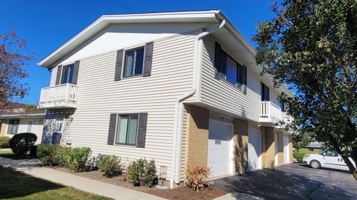 120-120 Cotuit Ct, Schaumburg, IL, 60193-1226 | Card Image