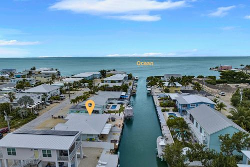 427 89th Street Ocean, Marathon, FL, 33050-3215 | Card Image