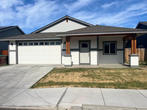 2648 Ne Colleen Rd, Prineville, OR, 97754-7011 | Card Image